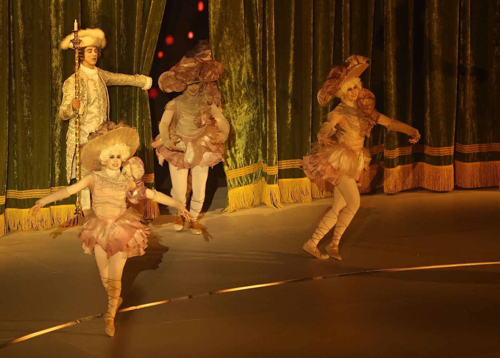 Las mejores fotos de los Juegos Olímpicos de invierno Milán Cortina d'Ampezzo 2026 | Ceremonia de clausura y jornada 17 y última