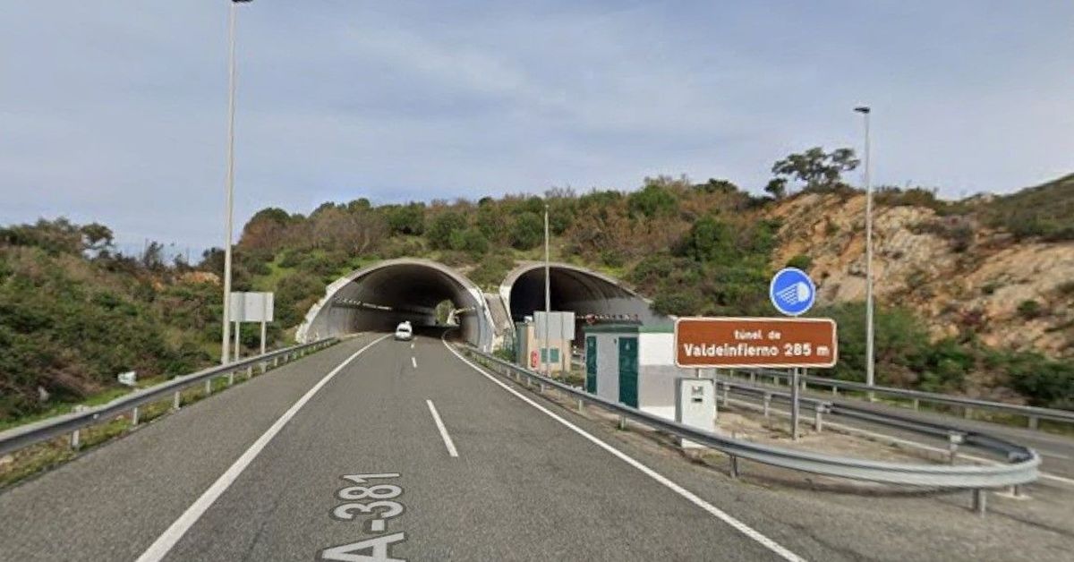 Un desprendimiento en el túnel de Valdeinfierno en la A-381 provoca cortes de tráfico en el tramo