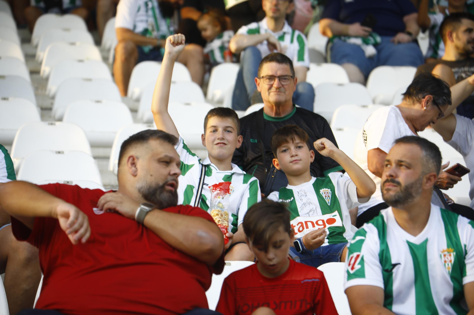 Las mejores fotos del ambiente en El Arcángel para el Córdoba CF - Deportivo