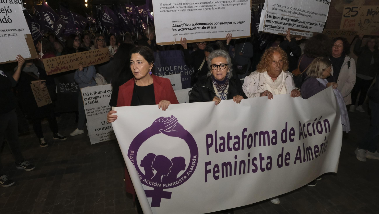 Fotografías de la manifestación del 25-N por la violencia de género, en Almería