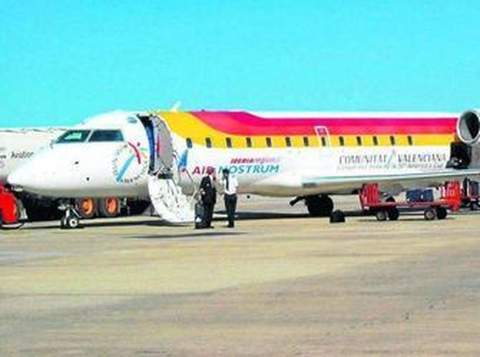 Dos años y medio lleva en marcha la conexión aérea entre Almería y Sevilla.