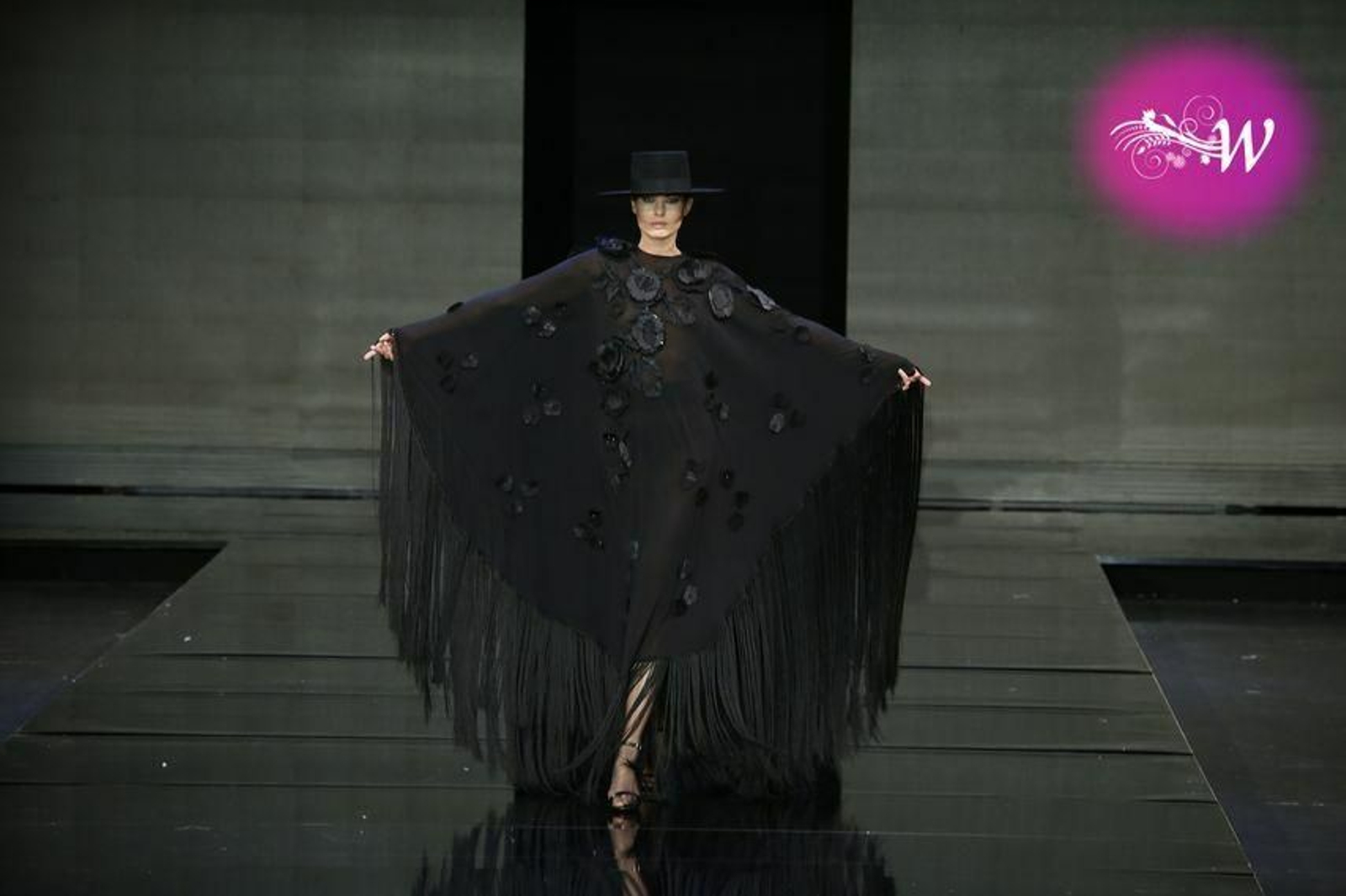 Cristo Báñez vuelve a SIMOF para presentar su colección de flamenca 2020, todas las fotos