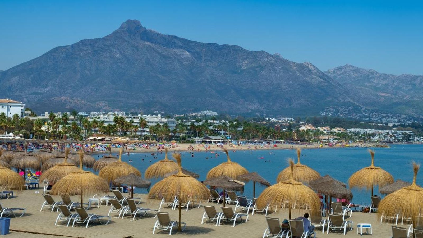 La playa de Puerto Banús.