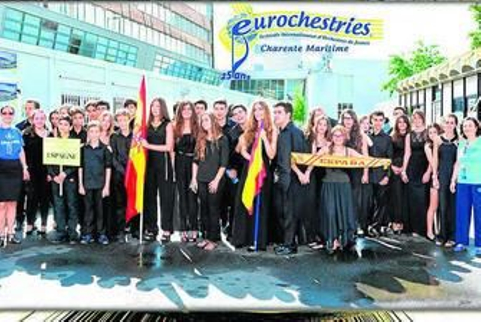 Una imagen de la orquesta jerezana y sus responsables.