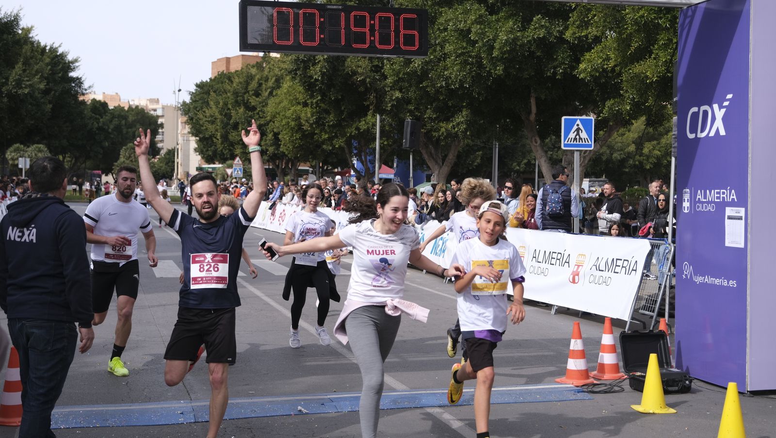 Imágenes de la Carrera de la Mujer 2023 en Almería