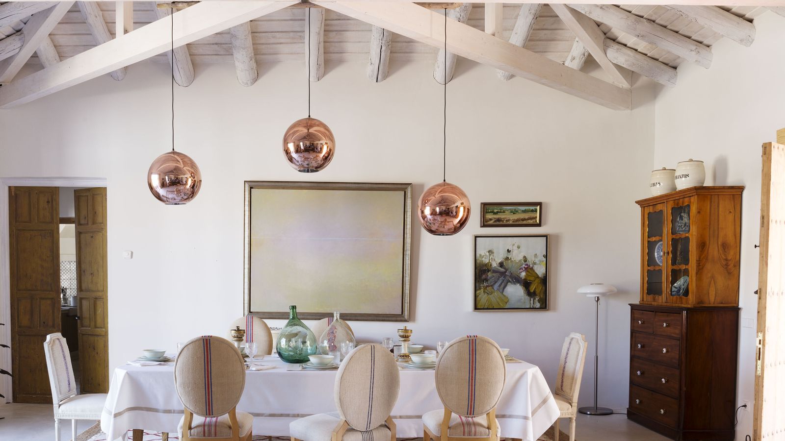 Ambiente con manteles y textiles del hogar de la nueva colección.