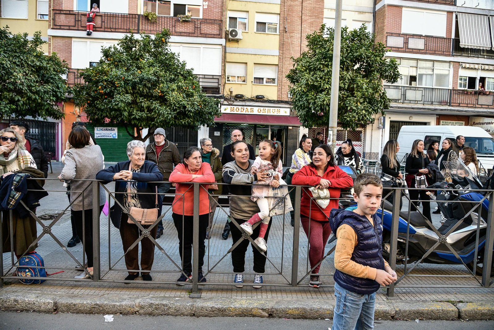 Imágenes del público en las cabalgatas por La Orden, Cardeñas y Las Colonias