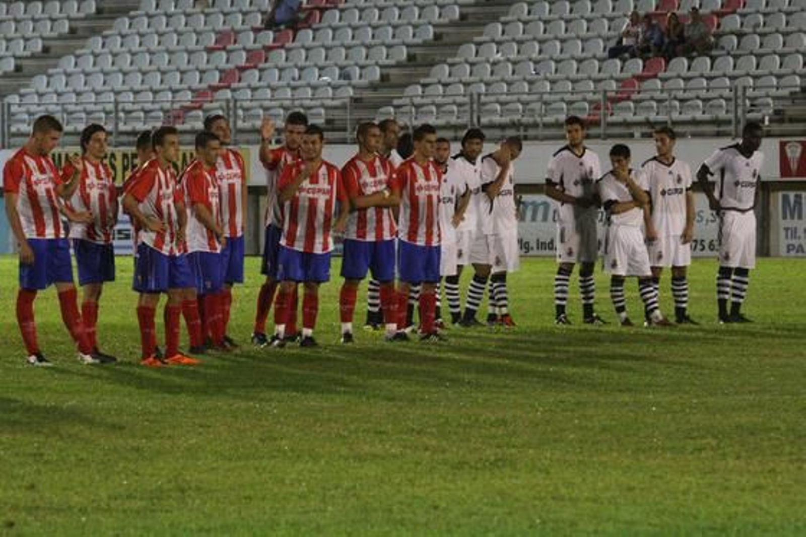 El Algeciras se hace con el trofeo Virgen de La Palma tras superar a la Balona en la tanda de penaltis./Fotos: Paco Guerrero

Foto: Paco Guerrero