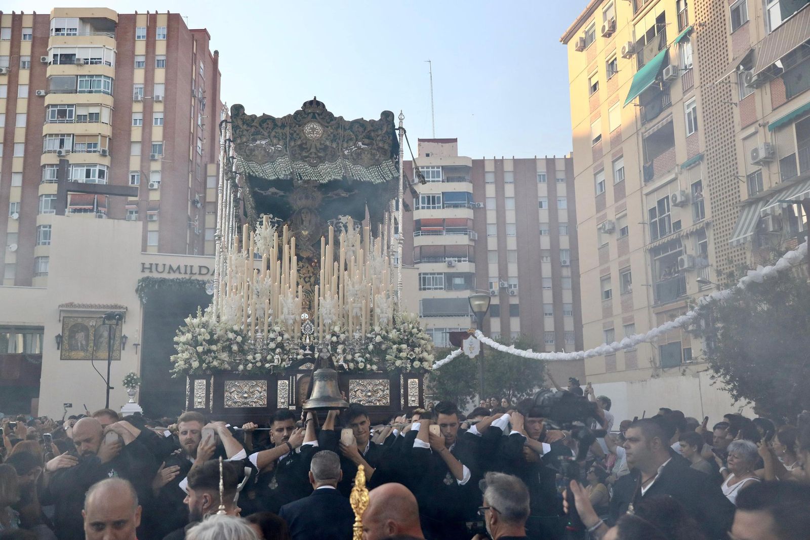La procesión de la Virgen en Cruz de Humilladero por sus 25 años, en fotos