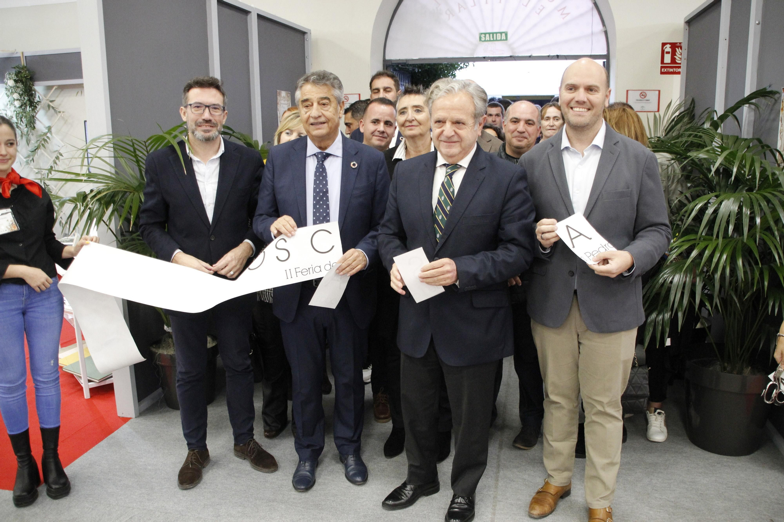 La inauguración de la II Feria de Bodas de Hinojosa del Duque, en imágenes