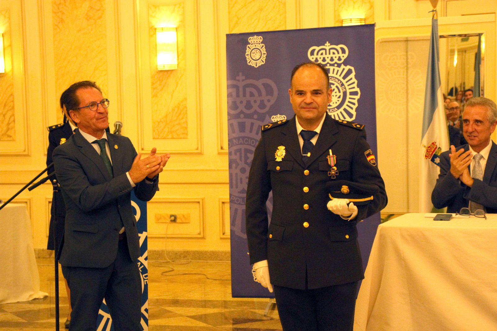 La celebración de la festividad de la Policía Nacional en Lucena, en imágenes