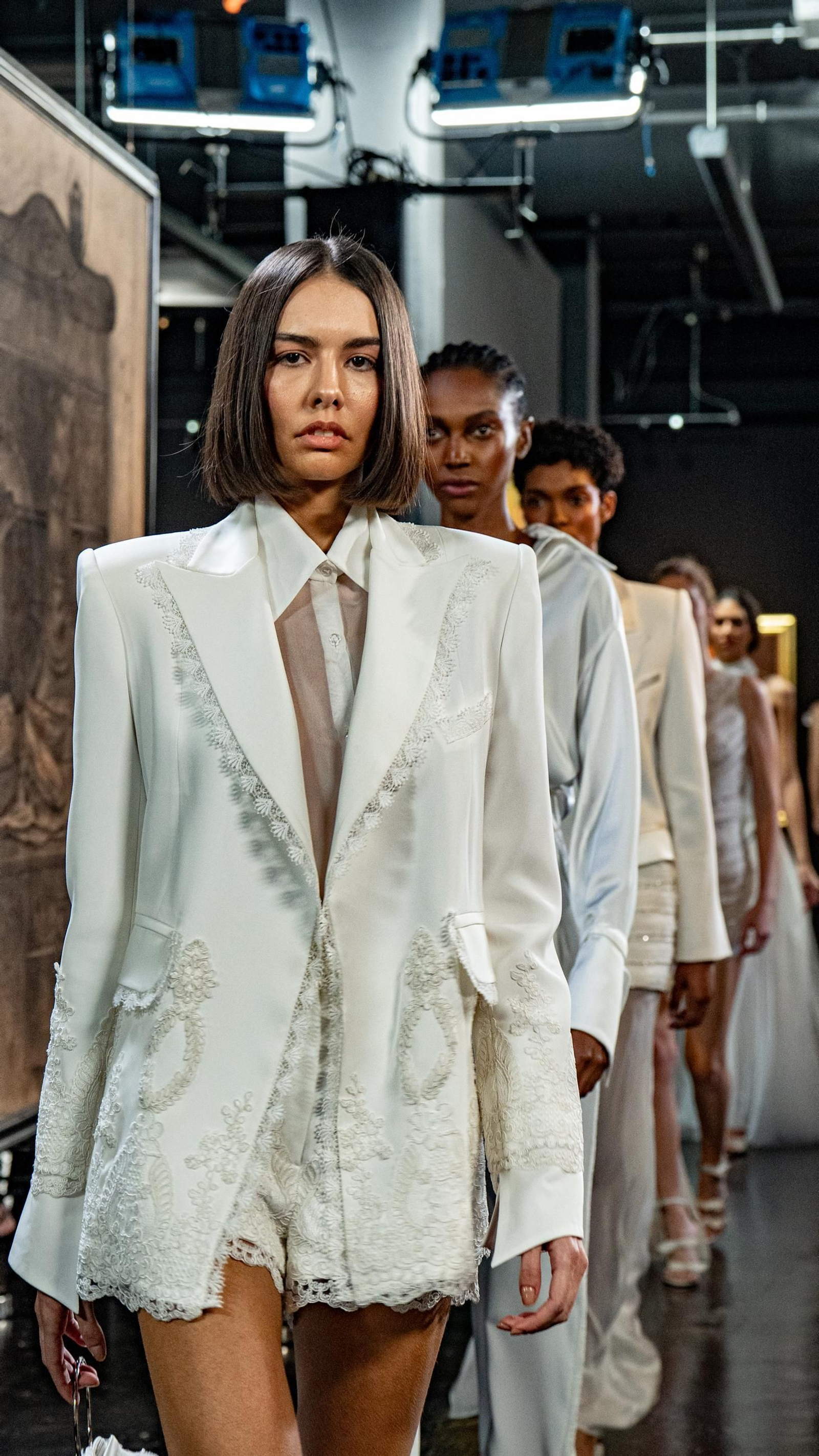 Presentación de la nueva colección de la firma Claro Couture en la Miami Fashion Week.