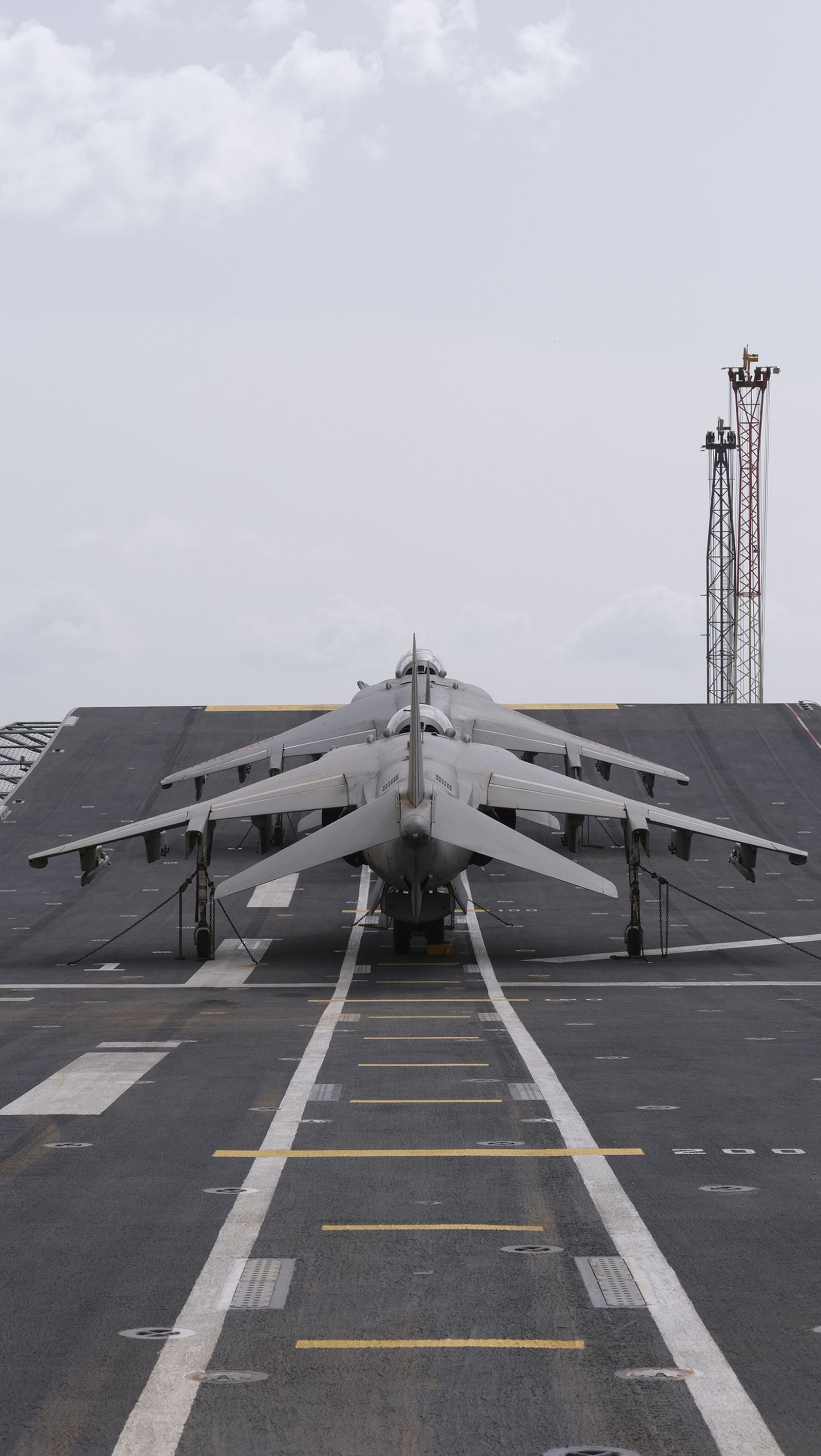 Fotogalería de la visita al portaaviones Juan Carlos I. Puerto de Almería.