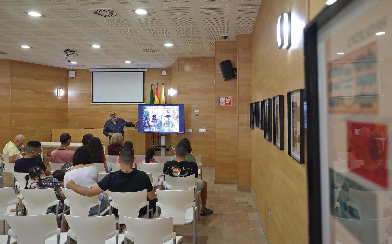 La exposición 'Los primeros 100 años de la Feria de Algeciras', en imágenes