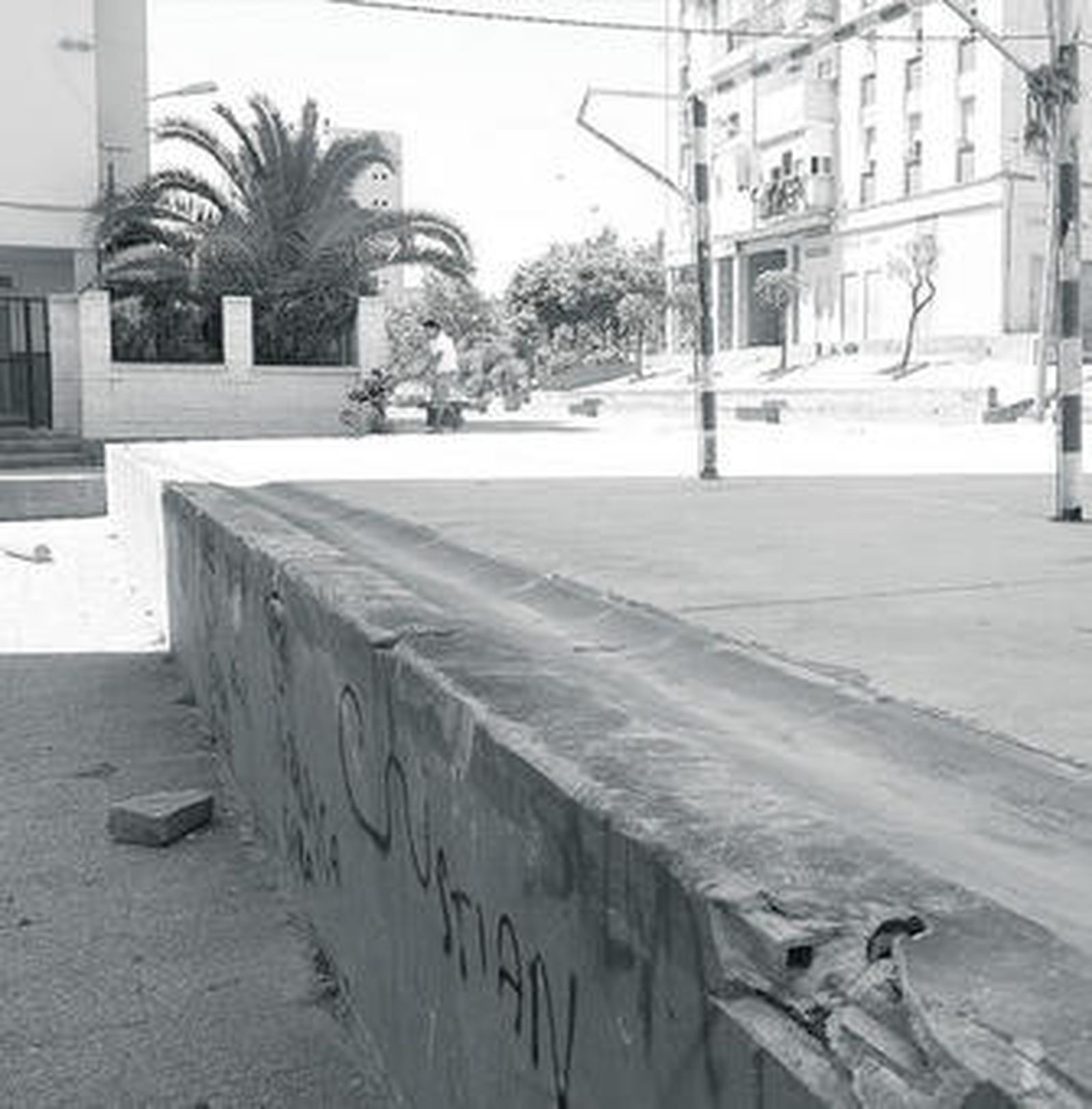 Imagen del desnivel de las pistas centrales de la barriada.