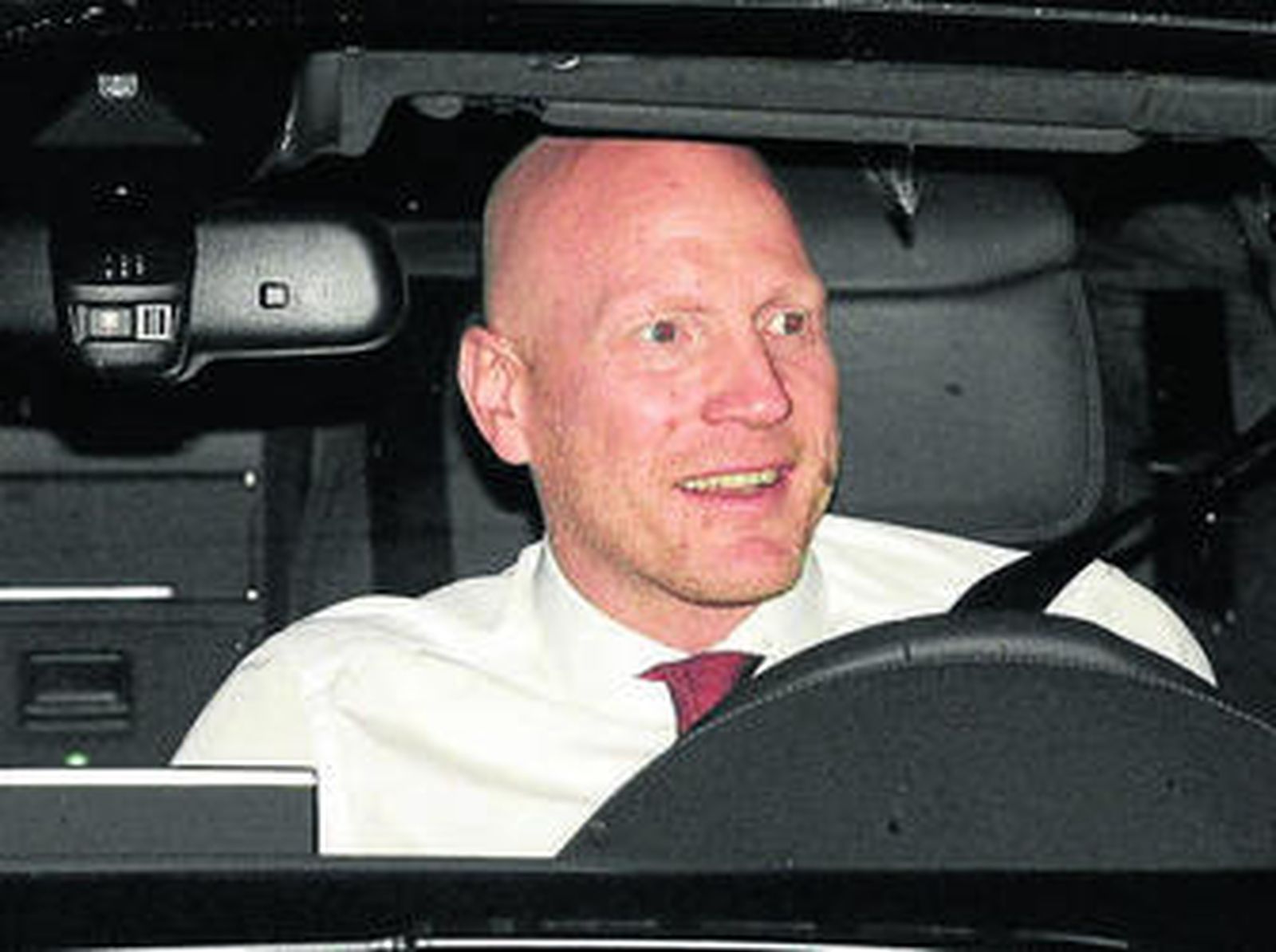 El director deportivo del Bayern, Matthias Sammer, sale de la reunión.