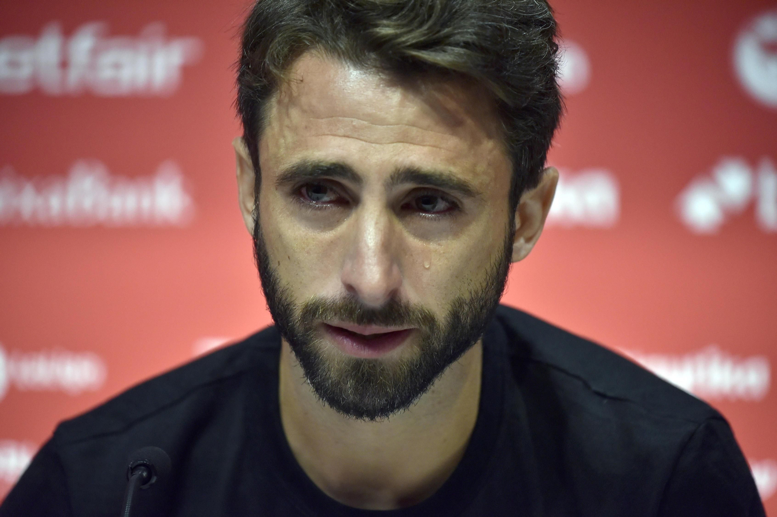 Las imágenes de la emotiva despedida de Nico Pareja del Sevilla