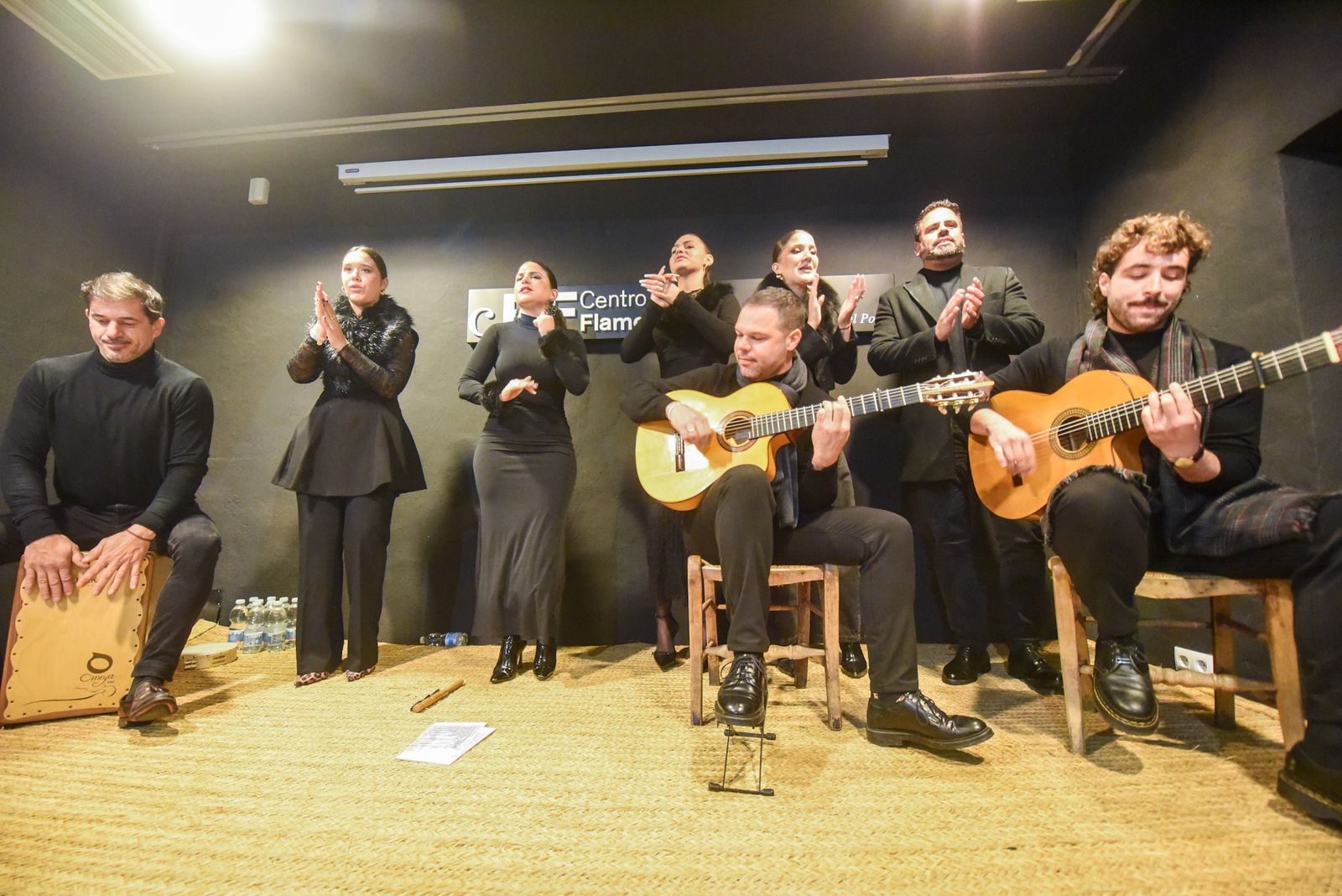 Una zambomba llena de flamenco la Navidad cordobesa en la Posada del Potro, en fotos