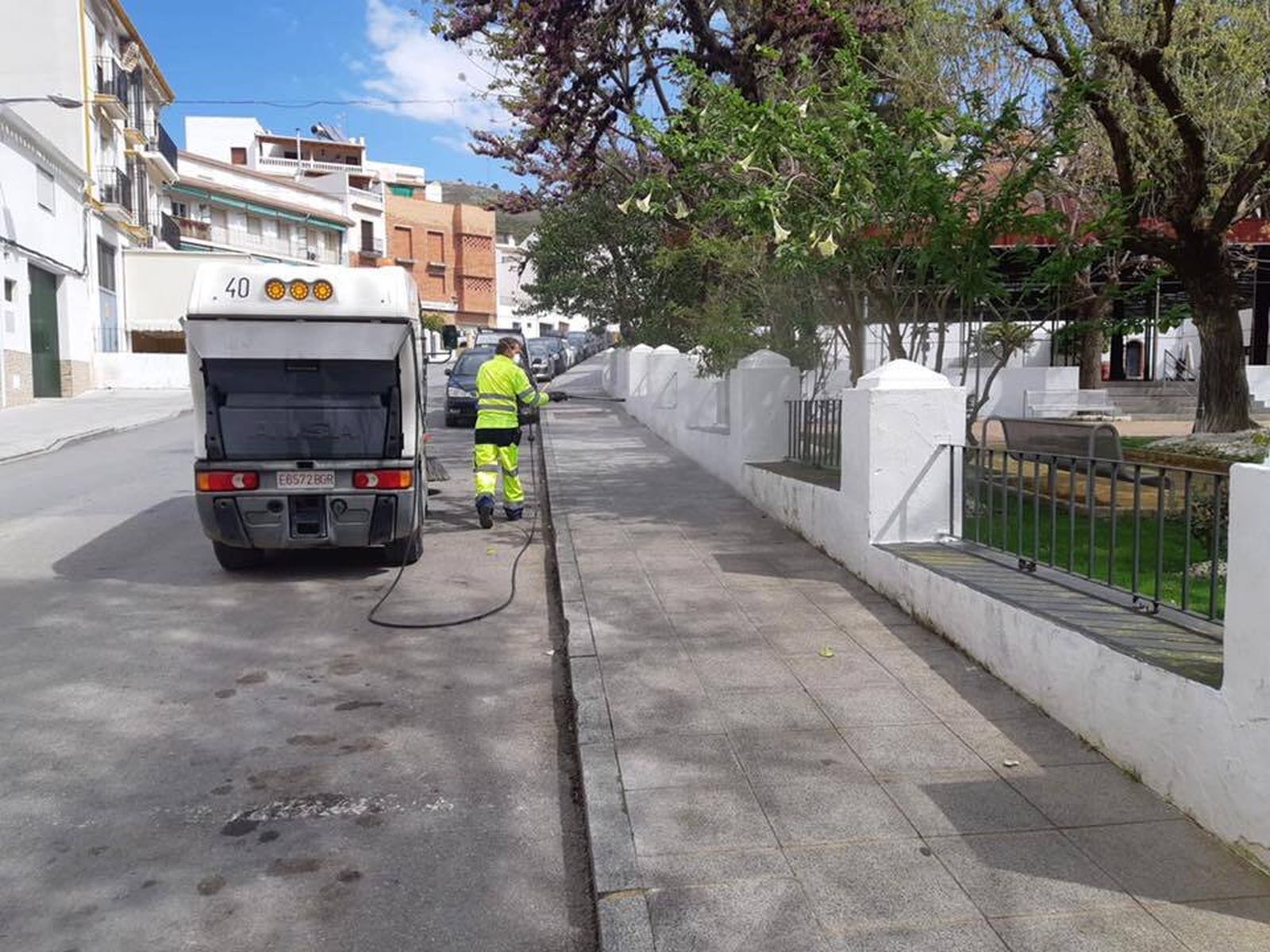 Labores de desinfección en Doña Mencía.