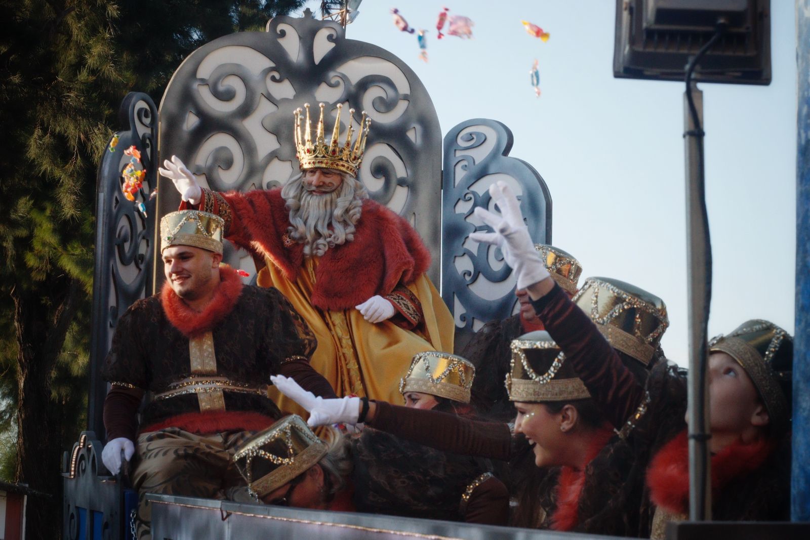 Las imágenes de la Cabalgata de Reyes Magos de Chiclana 2026