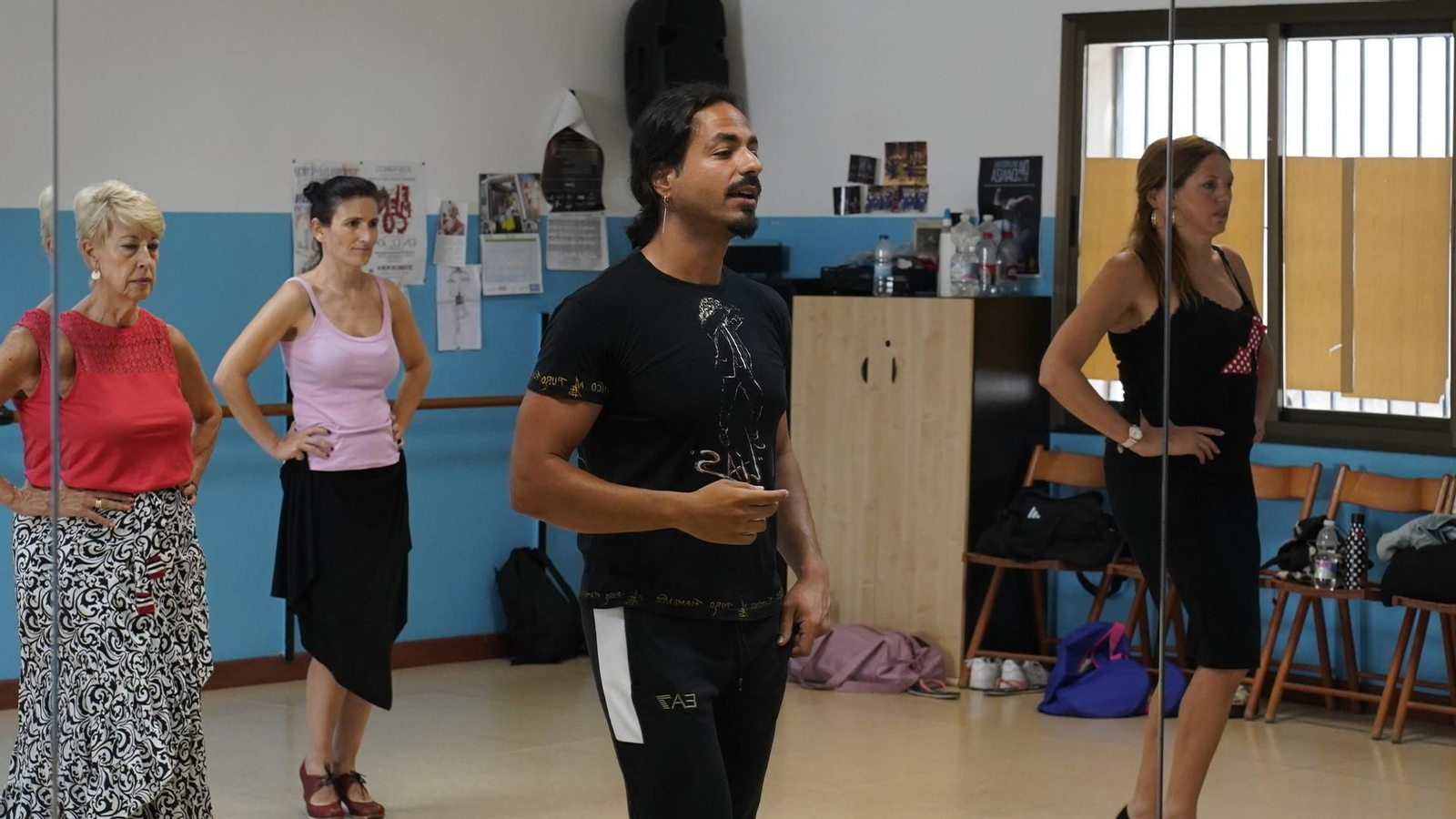 Fotos de las clases de flamenco de Flamenco Tours en la escuela Sánchez Verdú de Algeciras