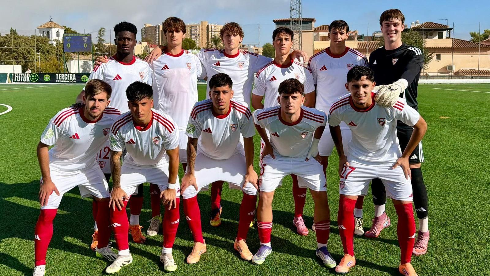 Celebración de los jugadores del Sevilla C en el vestuario