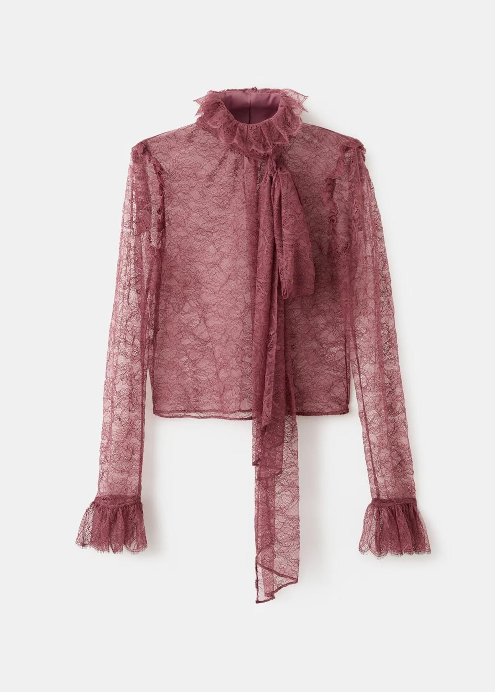 Blusa de encajes de Mango.
