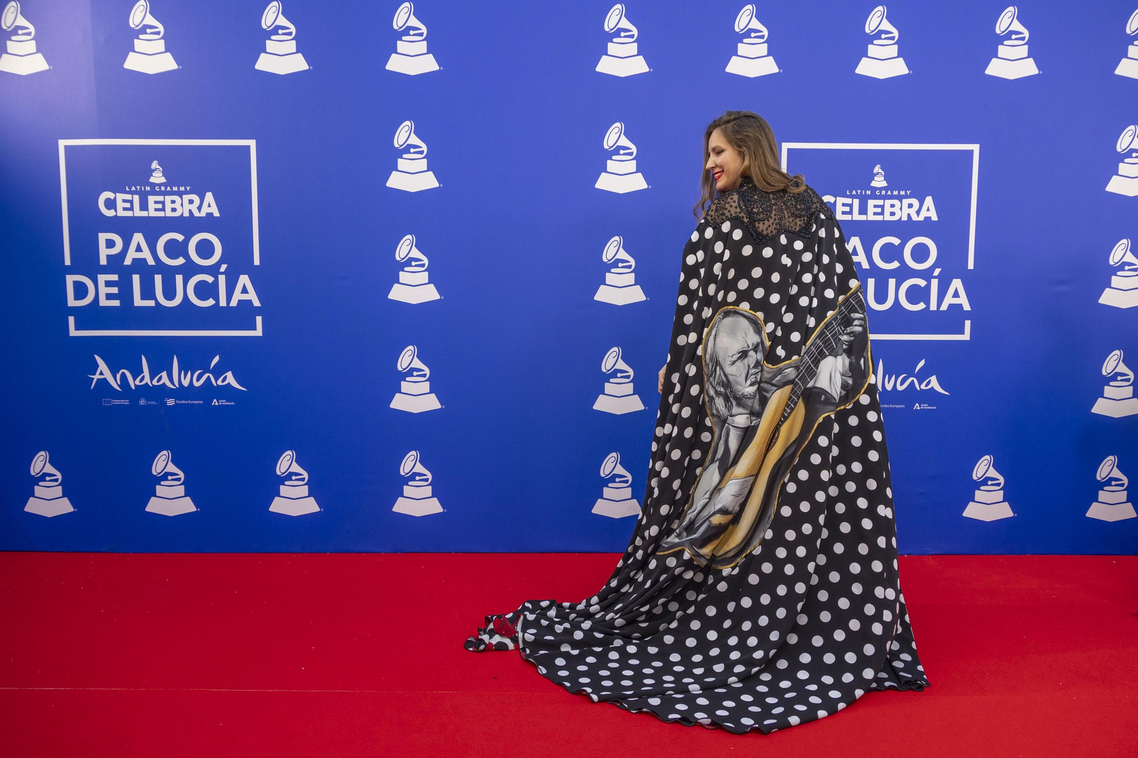 Las imágenes de la alfombra roja en el Falla con el homenaje de los Latin Grammy a Paco de Lucía