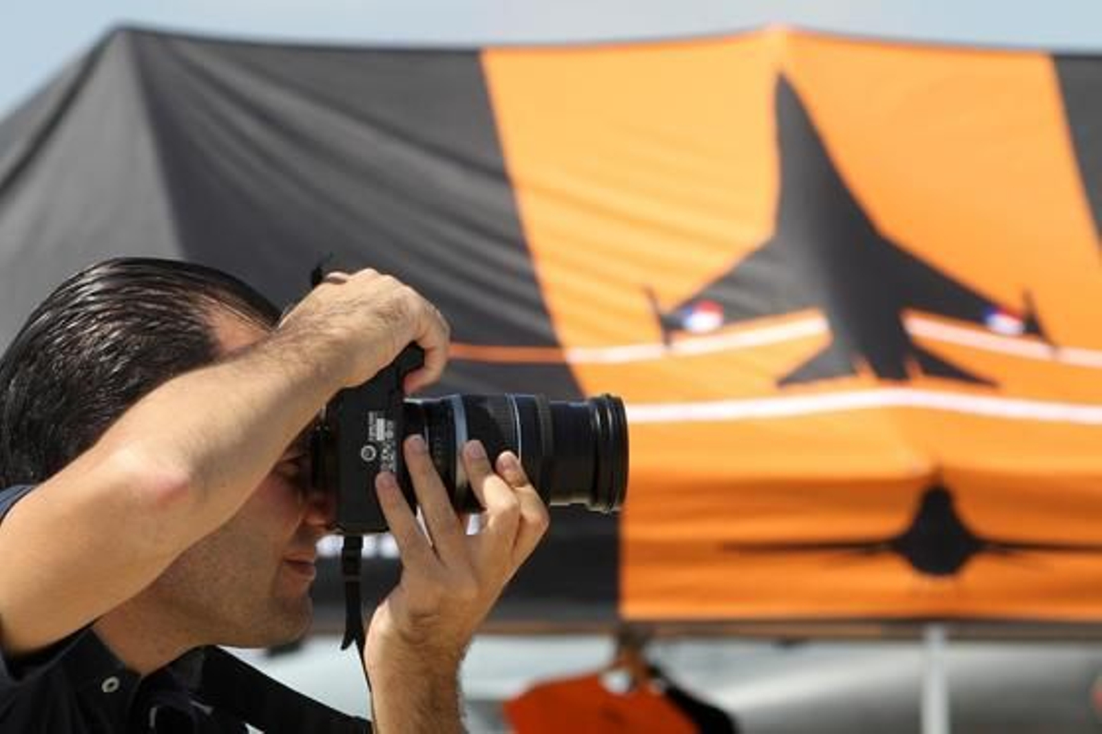 La jornada de puertas abiertas del II Festival Aéreo Internacional de Málaga contó con la presencia de muchos curiosos.

Foto: Yolanda Montiel