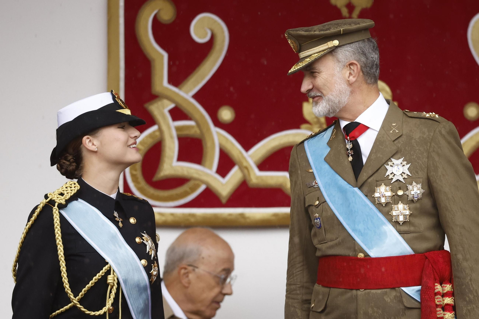El desfile militar del Día de la Hispanidad, en imágenes