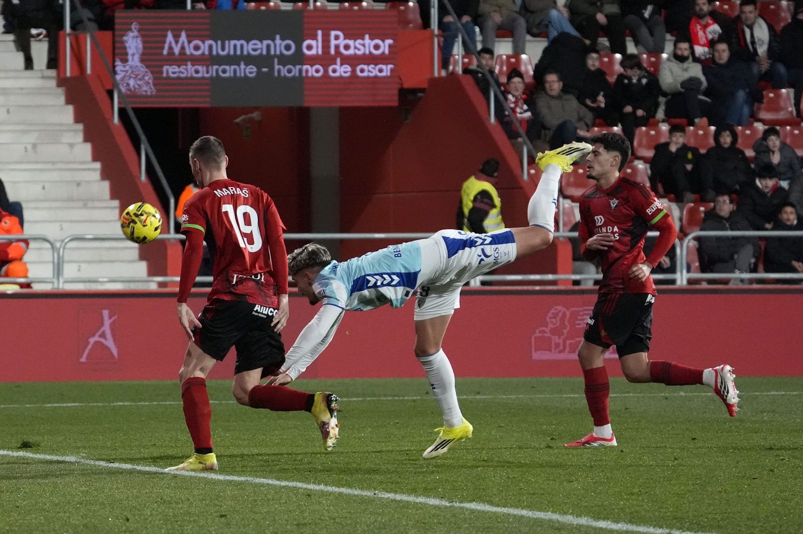 El Mirandés-Málaga CF, en fotos