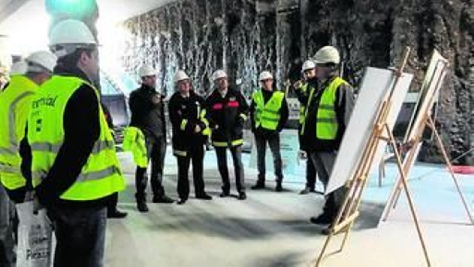 Visita de los bomberos a la estación más avanzada del Metro de Alcázar del Genil.