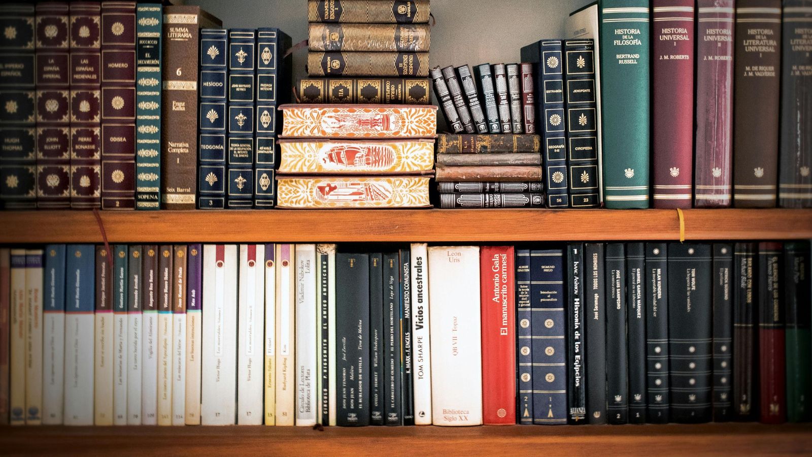 Los libros de no ficción que encabezan las ventas esta semana