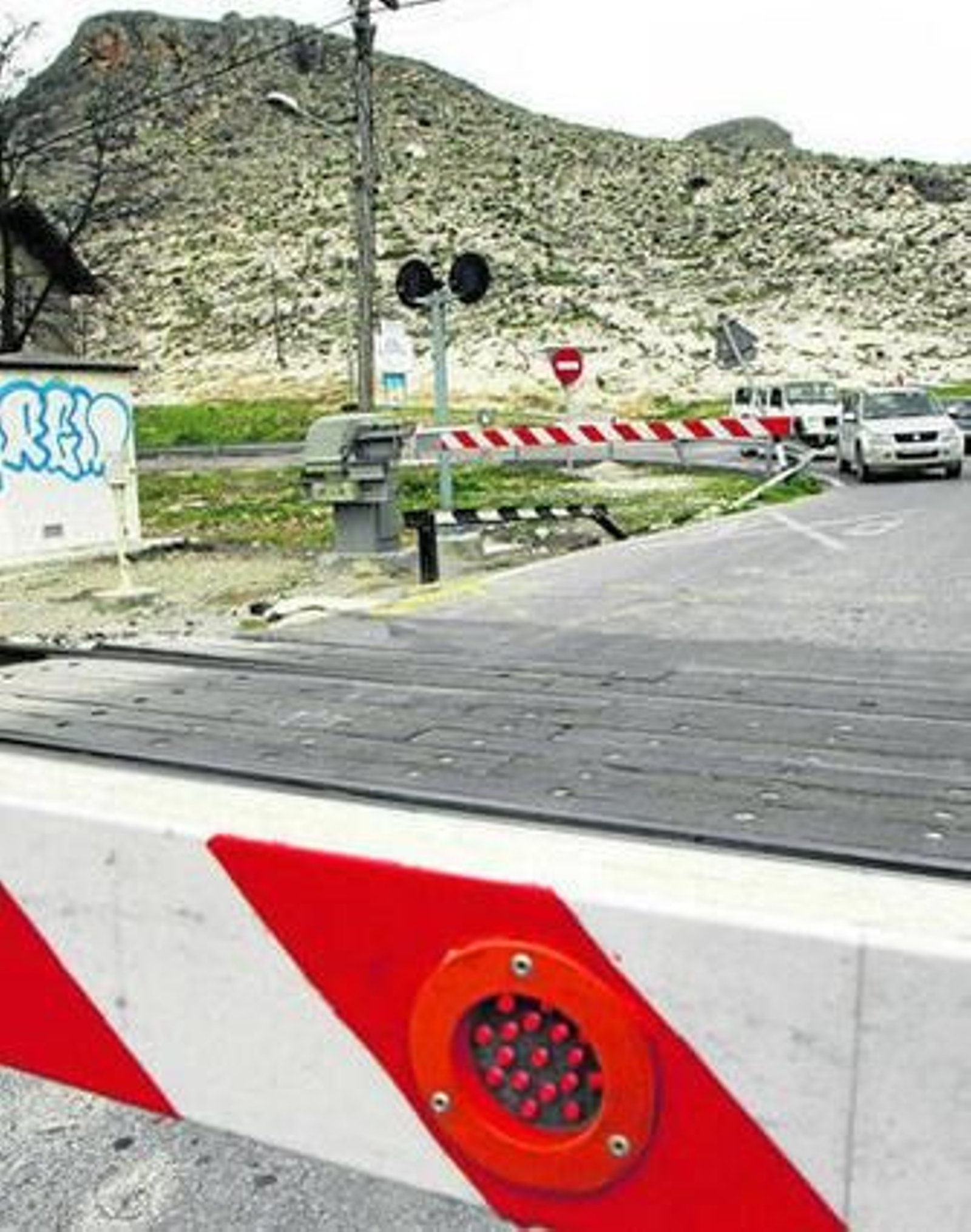 El trazado original incluía la construcción de un viaducto, que luego se anuló.