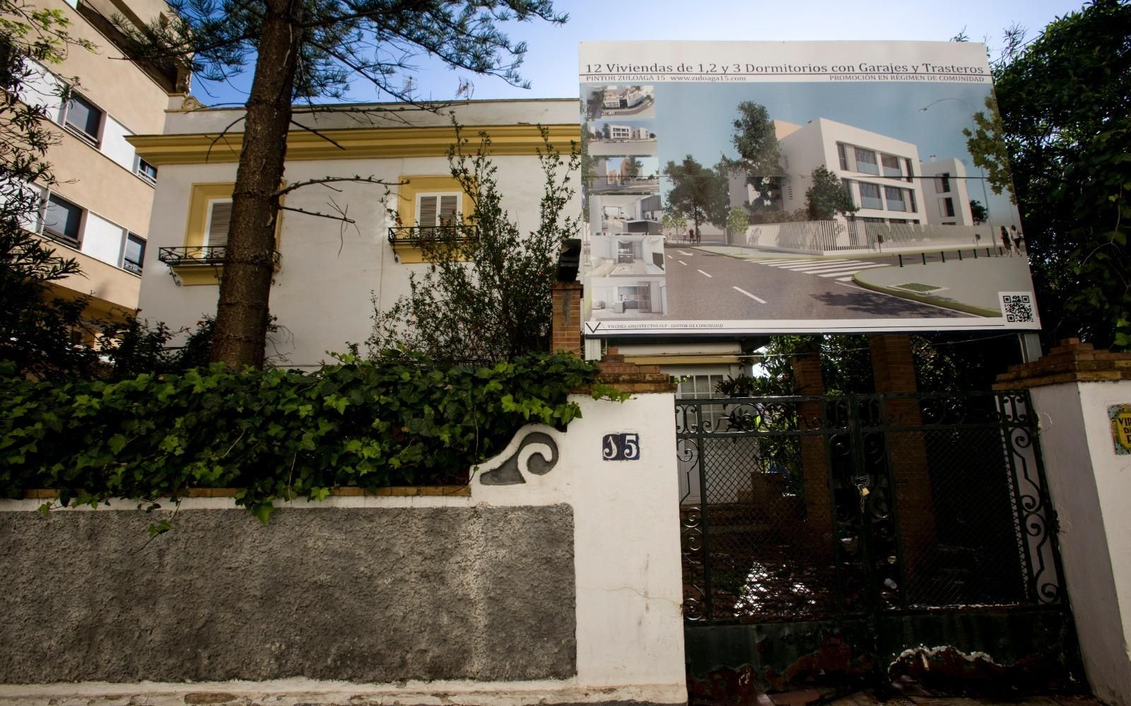 Este chalé de la calla Pintor Zuloaga es uno de los próximos que se va a derribar para la construcción de un bloque de viviendas.