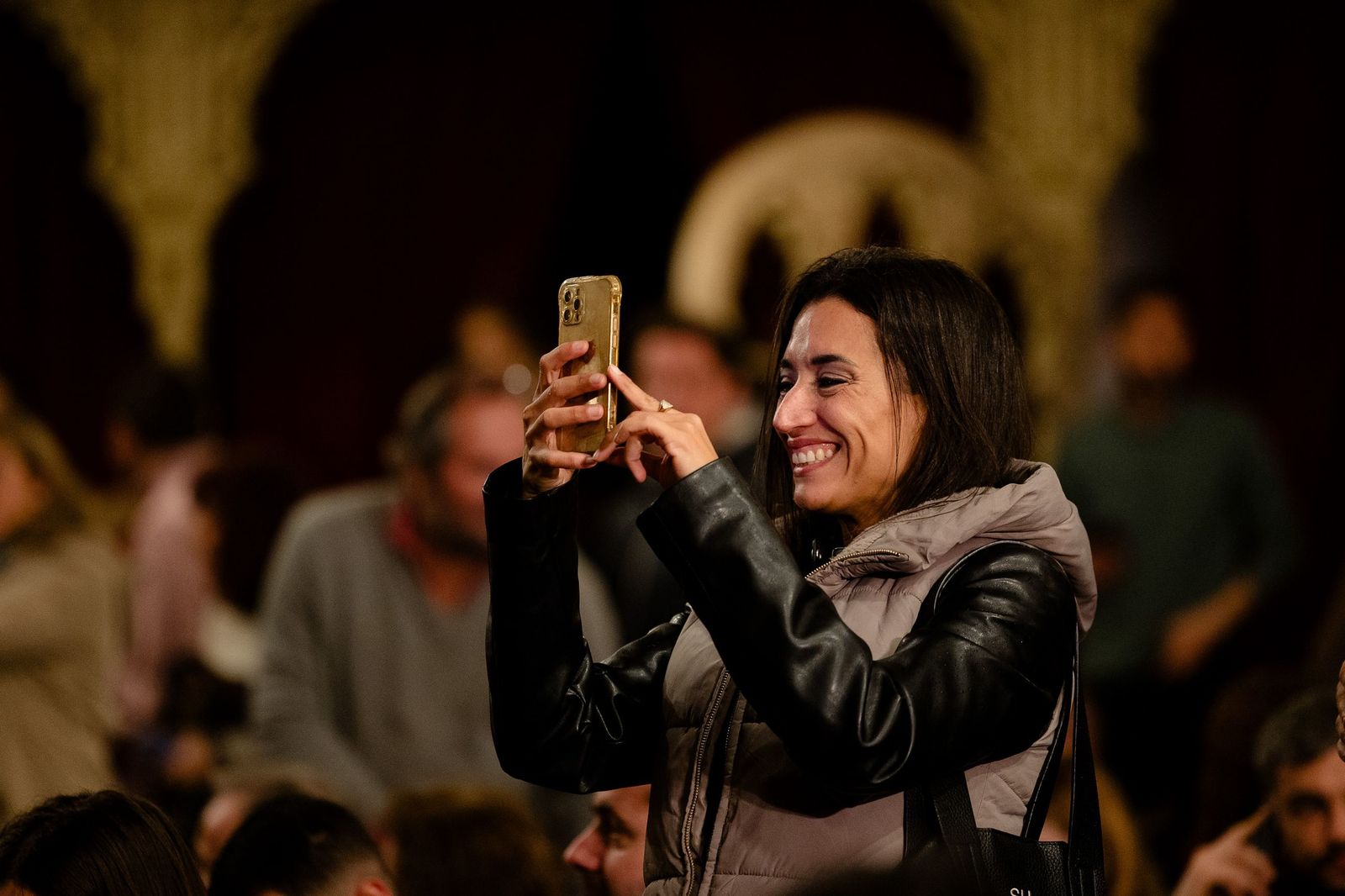 Búscate entre las mejores imágenes de la sexta sesión de cuartos de final del COAC 2026