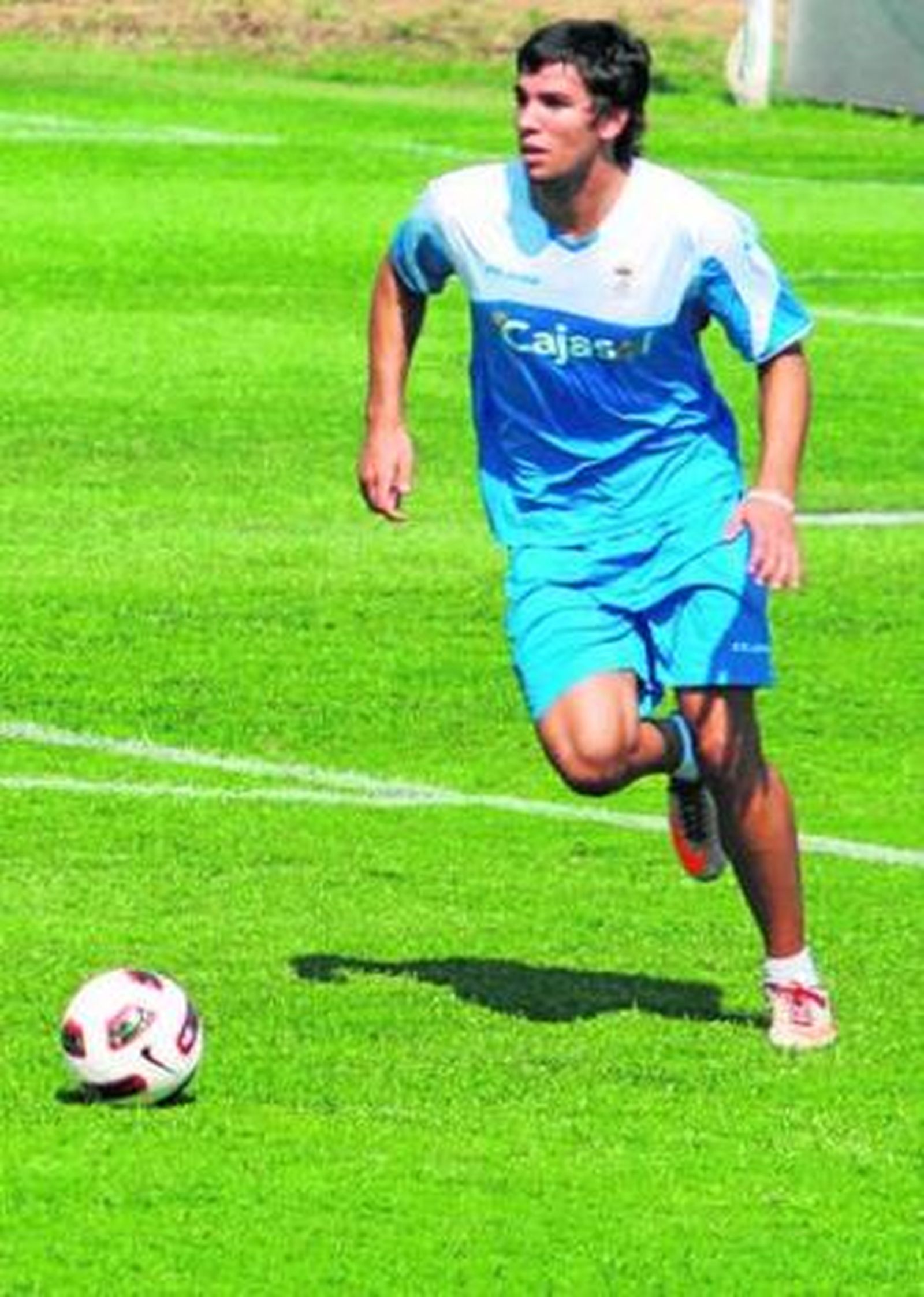 Cabrera ha jugado más minutos con su selección que con el Recre.