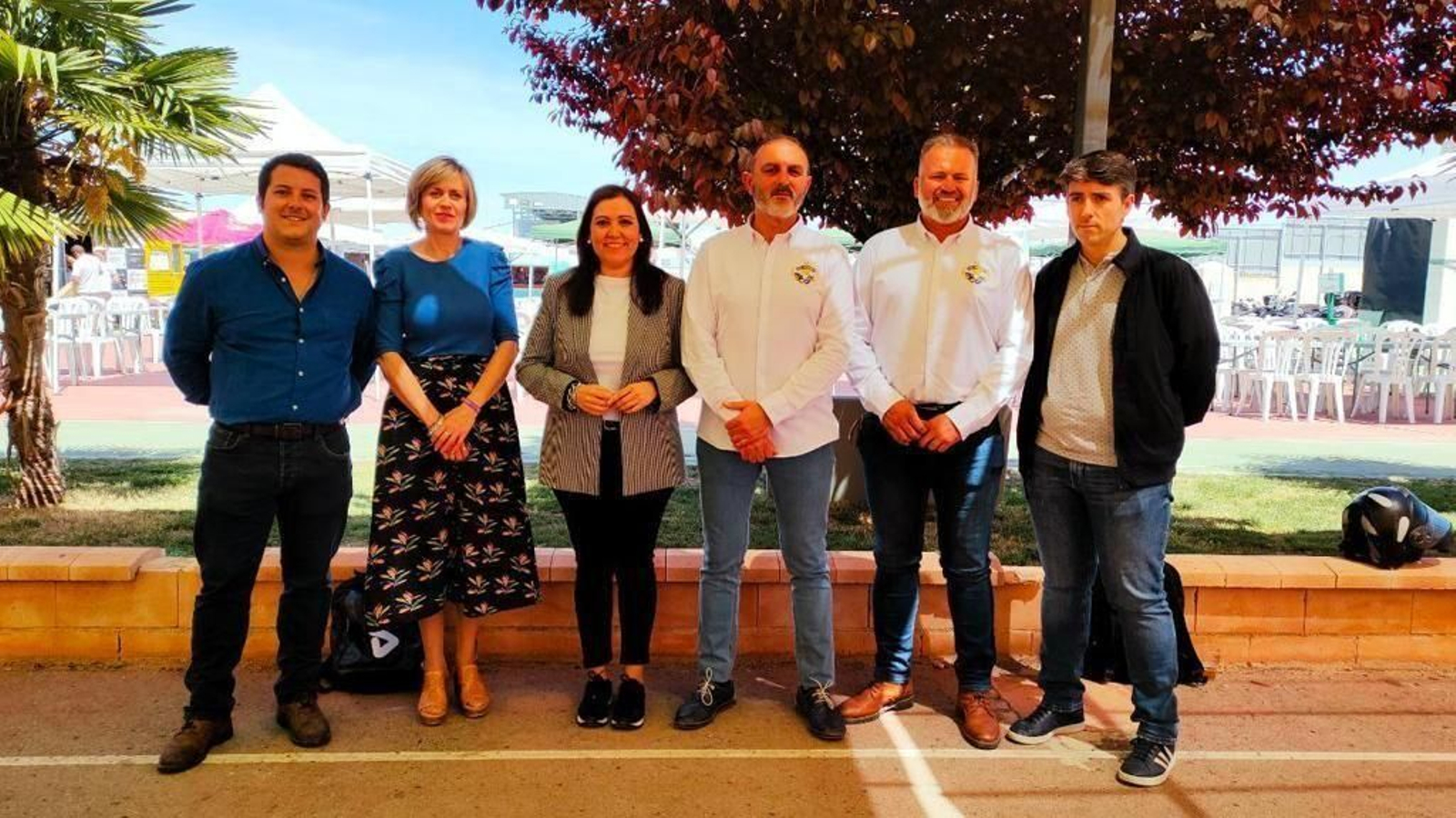 Dirigentes institucionales en la inauguración de la cita motera.