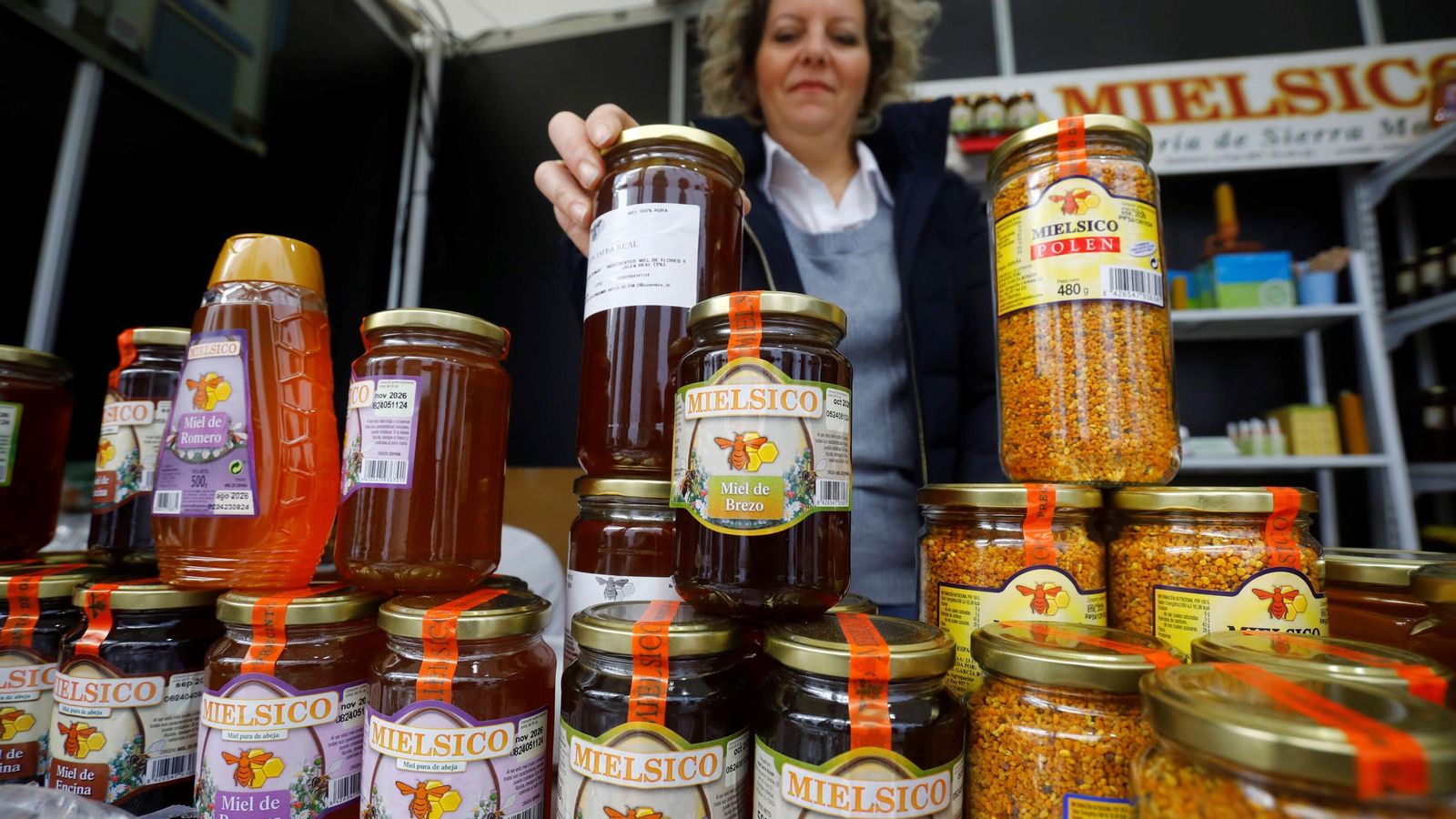 Un expositor de Expomiel. Un expositor de Expomiel.
