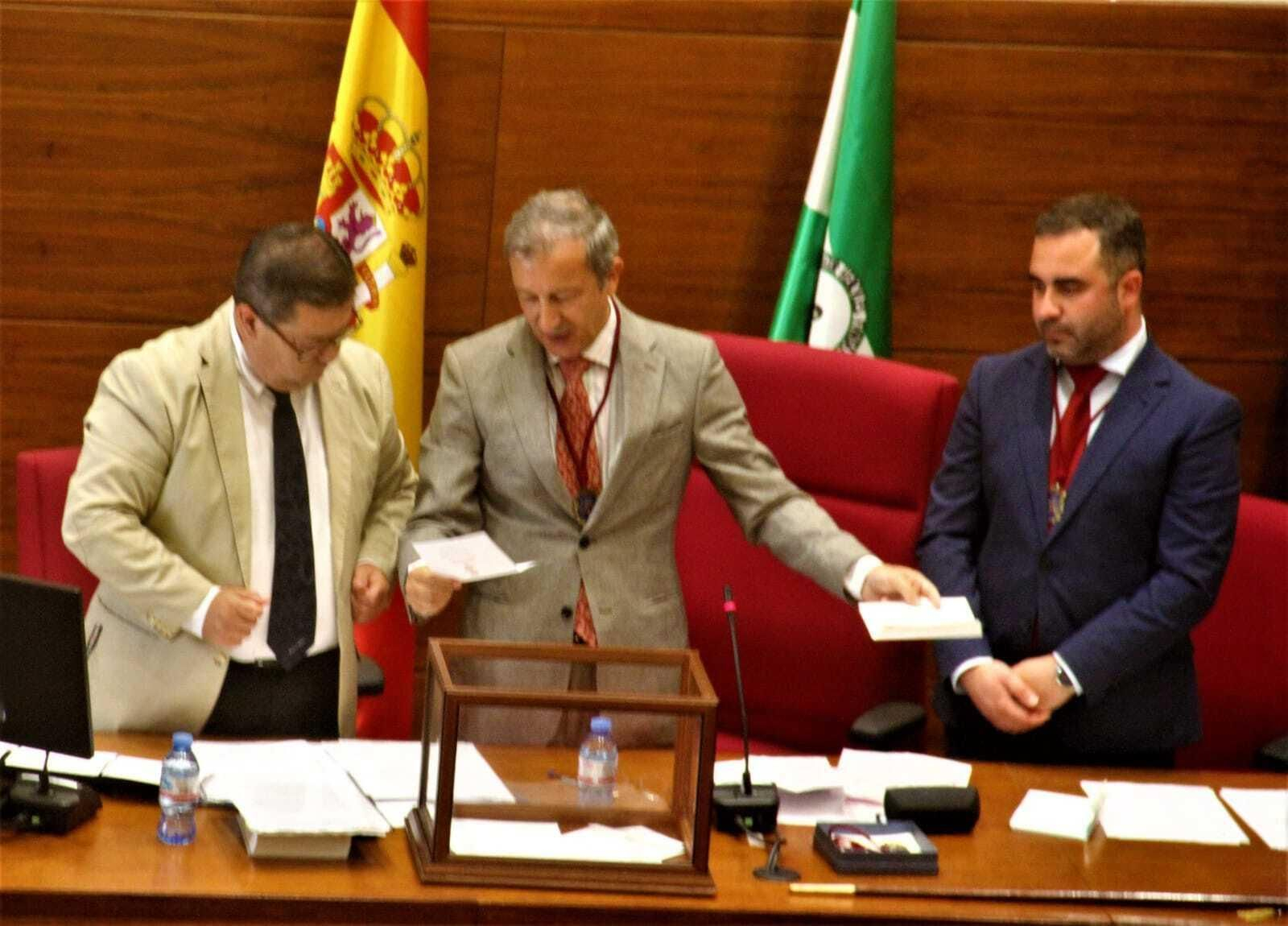 Las imágenes de la investidura de José María Román como alcalde de Chiclana