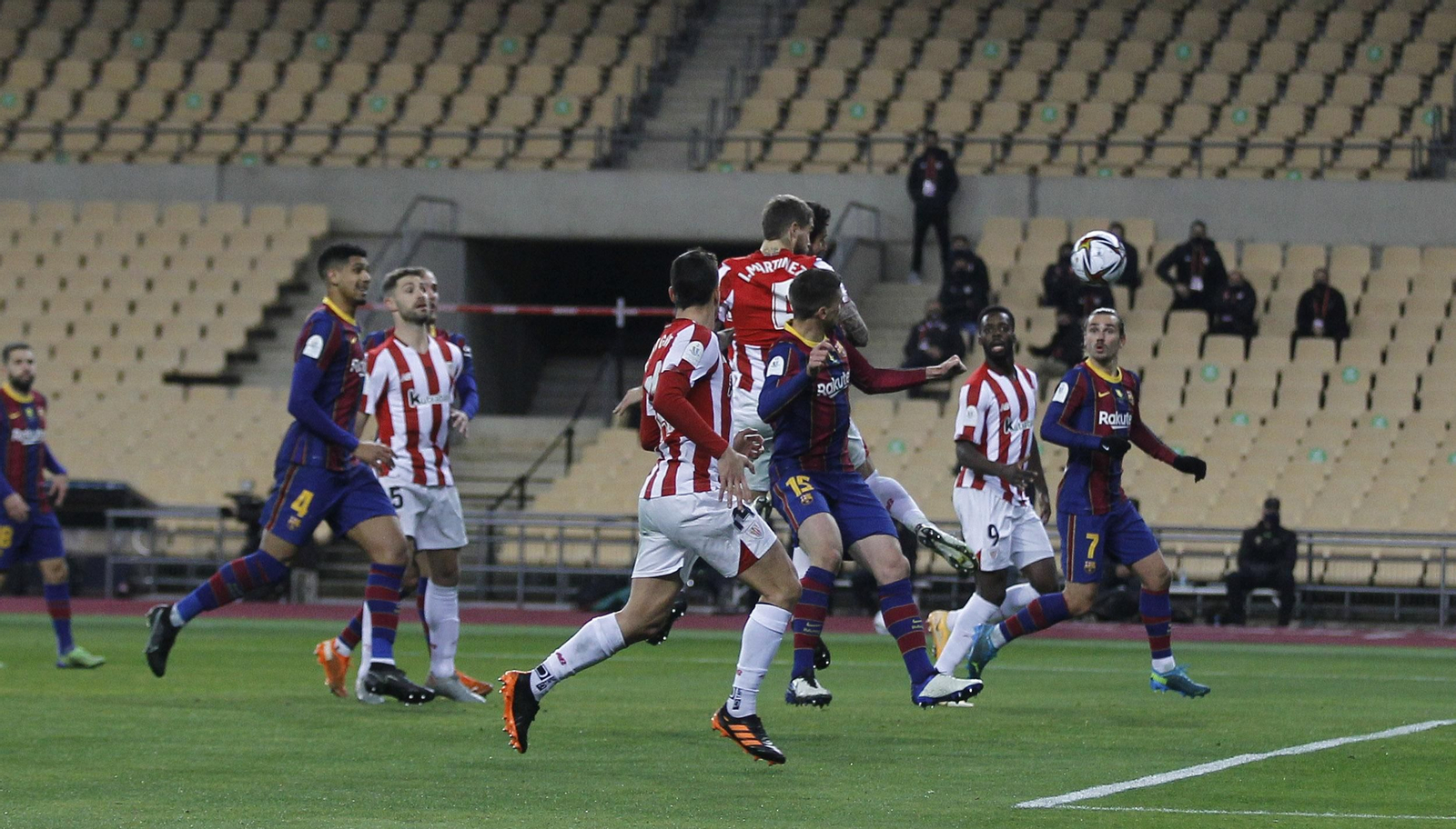 Las imágenes de la final de la Supercopa en Sevilla