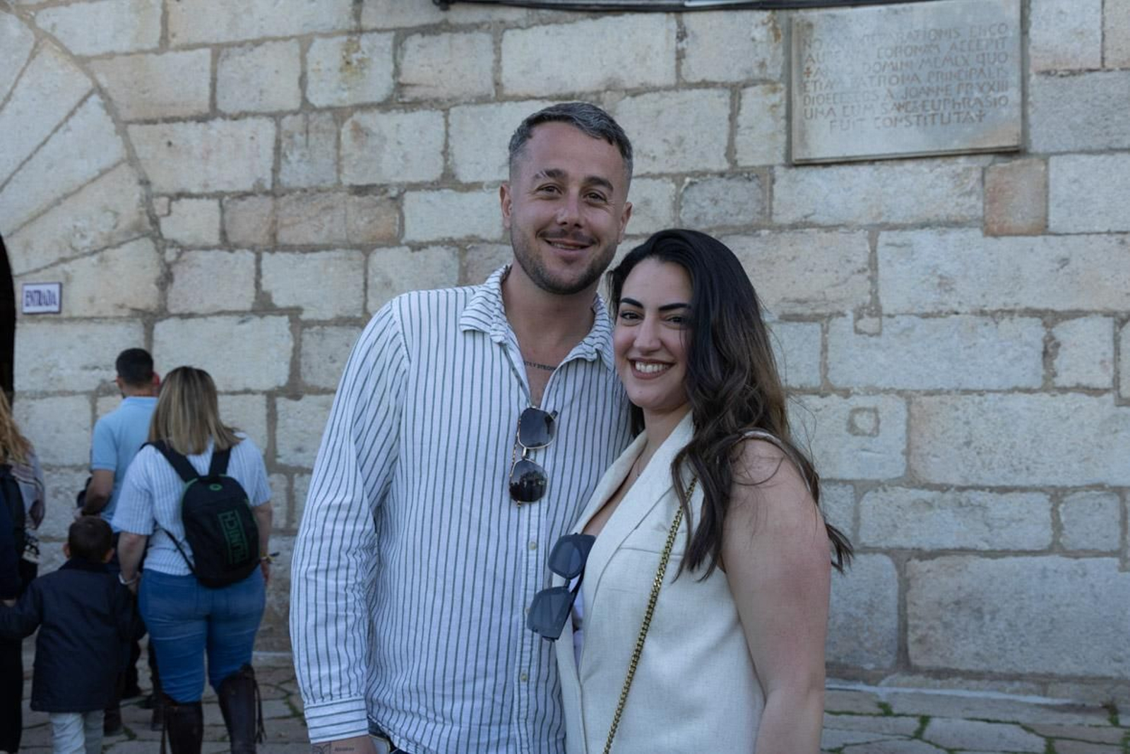 Miles de romeros acuden al encuentro de la Virgen de la Cabeza en su romería