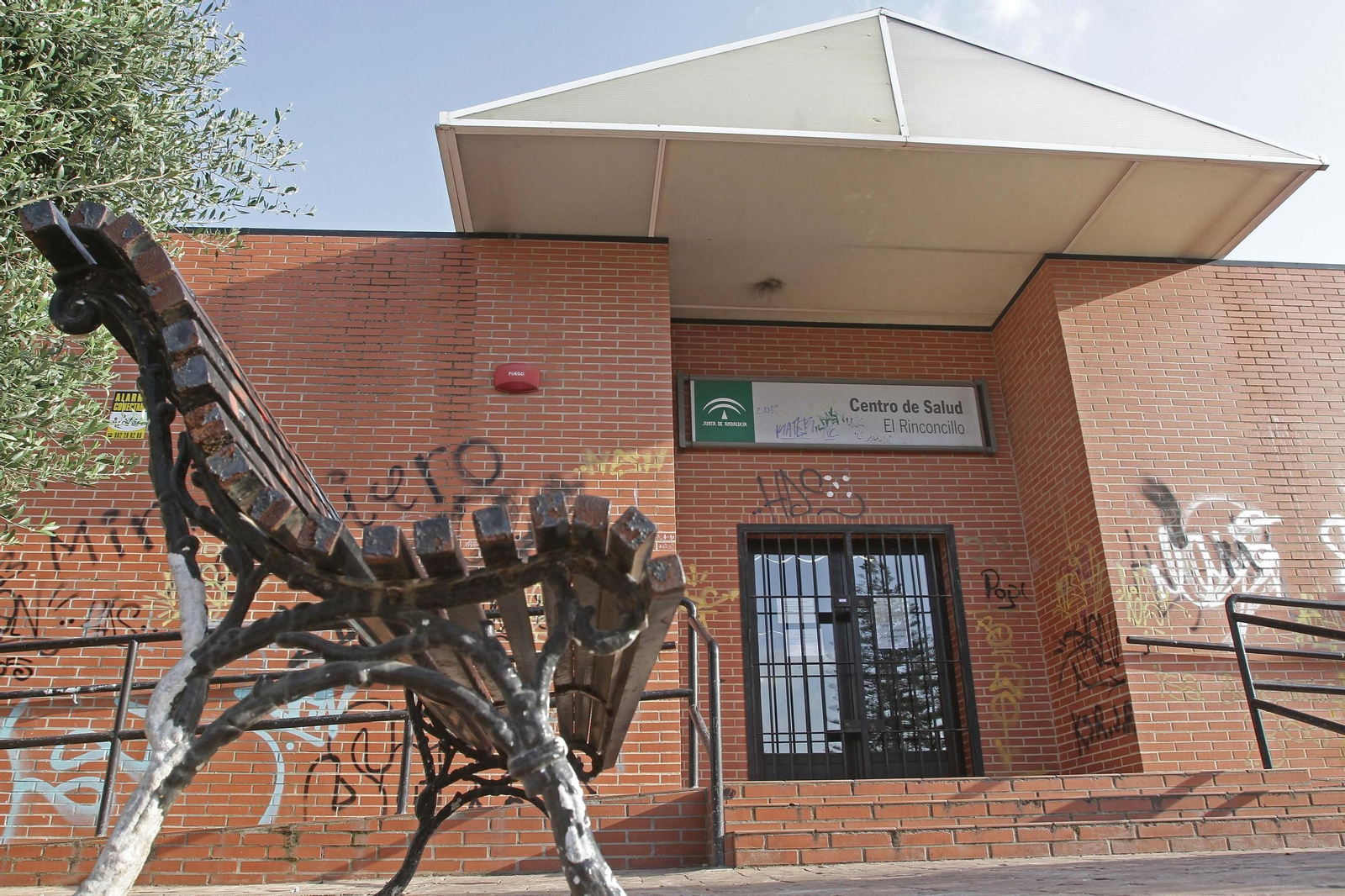 Fachada del centro de salud de El Rinconcillo, en imagen de archivo.
