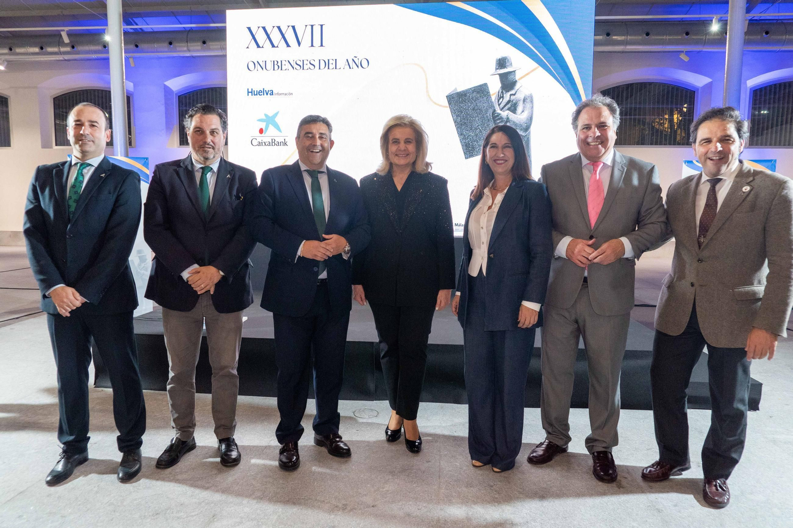 Imágenes de los invitados a la gala de los  37 premios Onubenses del Año