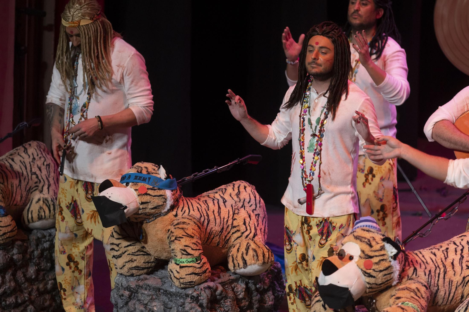 Imágenes de la actuación de la murga de Ayamonte 'Todo a zen!' en el Carnaval Colombino