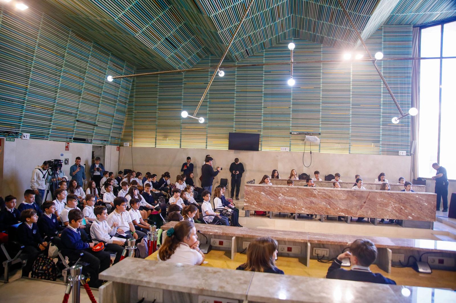 Visita al Ayuntamiento de Almería del colegio Virgen de Fátima, en imágenes