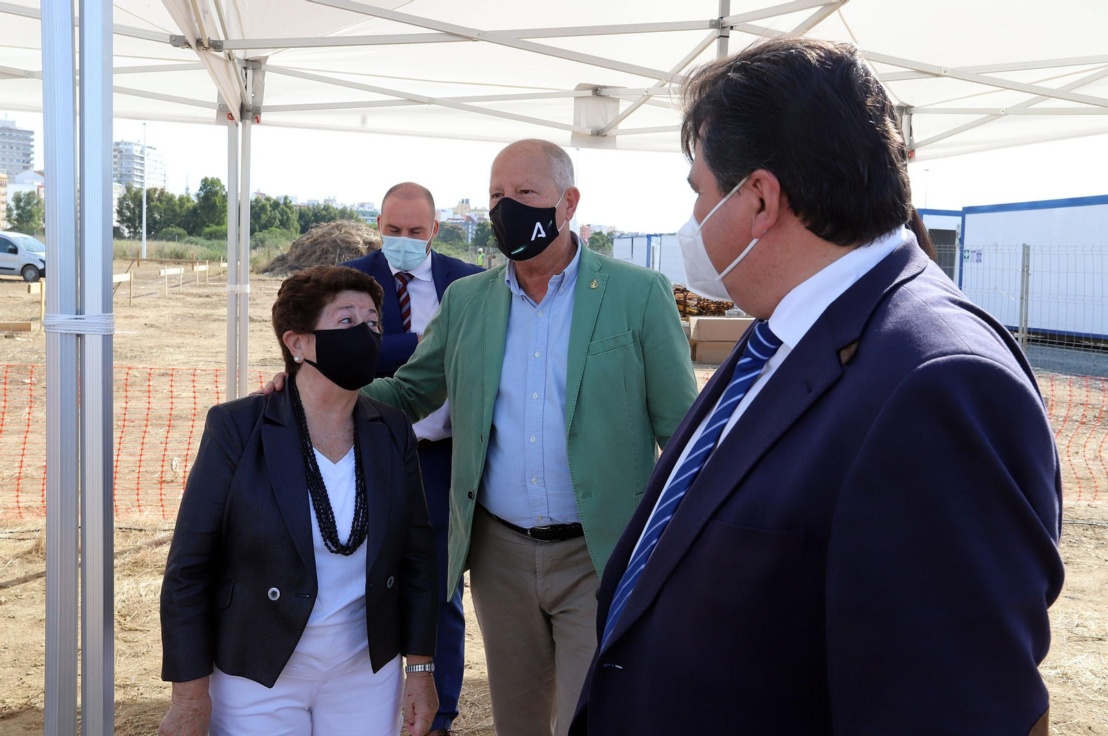 Imágenes de la  colocación de la primera piedra del nuevo colegio público ubicado en el 'Ensanche Sur'