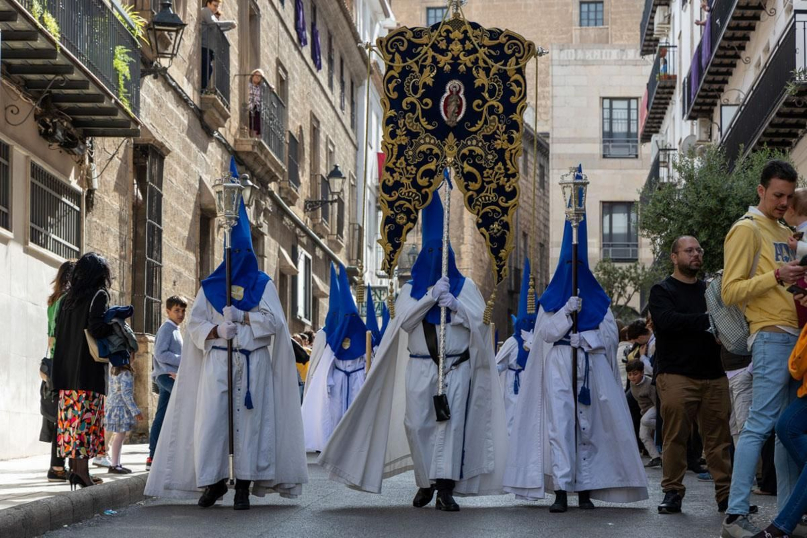 Los jiennenses arropan a las tres cofradías de la tarde en un Domingo de Ramos más caluroso de lo esperado (I)