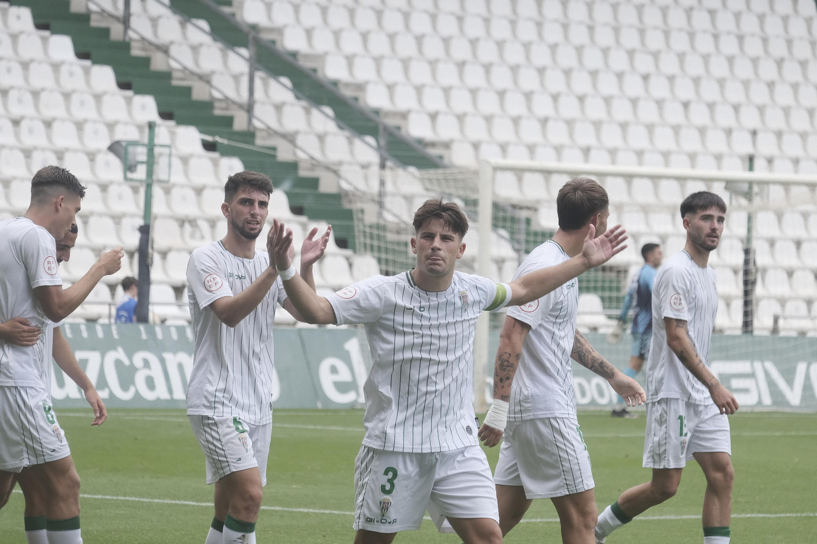 La victoria del Córdoba B ante el Salerm Puente Genil, en imágenes