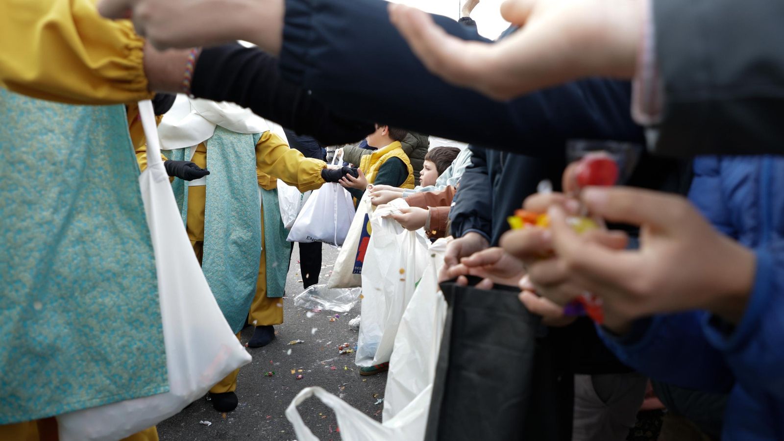 Las fotos de la ínsolita salida de los Reyes Magos del Ateneo un 4 de enero